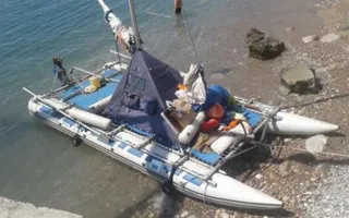 С тонувшей у берегов Крыма яхты спасли пятерых белорусов (фото)