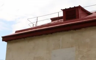В Балаклаве отремонтировали крыши двух столетних домов (фото)