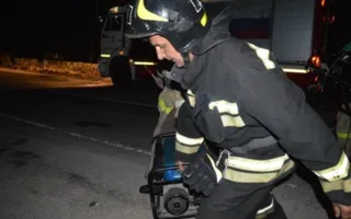 Чтобы потушить пожар в Балаклаве, пожарным пришлось 1,5 километра преодолеть пешком (фото)