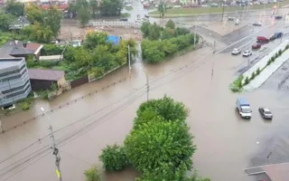 Потоп в Красноярске: дороги перекрыты, в городе ввели режим ЧС (фото, видео)