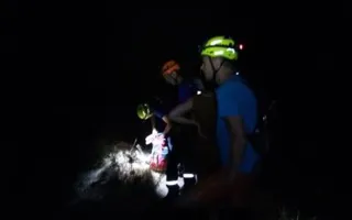 Спасатели эвакуировали туристов у береговой линии горы Аю-Даг (фото)