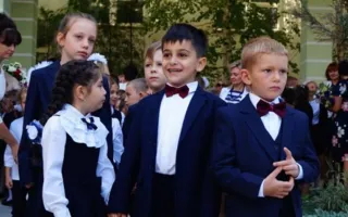 Первоклассники Симферополя потребовали отменить школьную форму и двойки, а суп заменить чипсами (фото)