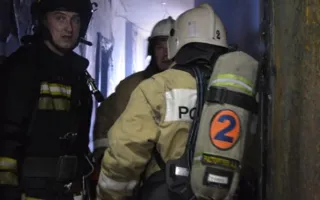 На пожар в многоэтажке в центре Севастополя прибыли семь машин МЧС (фото, видео)