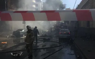 В Ростове случился крупный пожар в гостинице, погибло два человека (фото, видео)