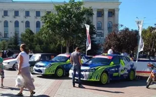 В Крыму отметили День флага и герба (фото)