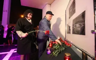 В Симферополе прошла минута молчания в память о погибших в крушении Ан-148 (фото, видео)
