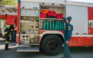 На площади Нахимова продемонстрировали пожарную технику 