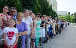 В «Нахимке» выпустили офицеров и иностранных специалистов