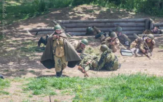 В Севастополе состоялась реконструкция штурма Сапун-горы (фото)