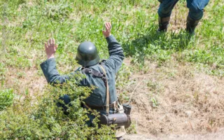 В Севастополе состоялась реконструкция штурма Сапун-горы (фото)