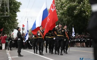 Военный Парад Победы впервые прошёл в Симферополе — фото