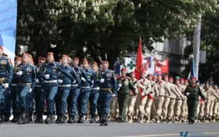Военный Парад Победы впервые прошёл в Симферополе — фото