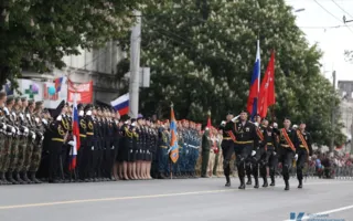 Военный Парад Победы впервые прошёл в Симферополе — фото