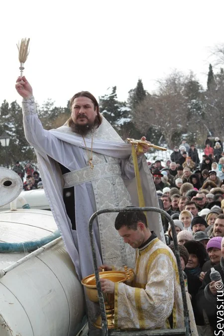 праздники Севастополь, праздник Крещение Севастополь, купание Херсонес