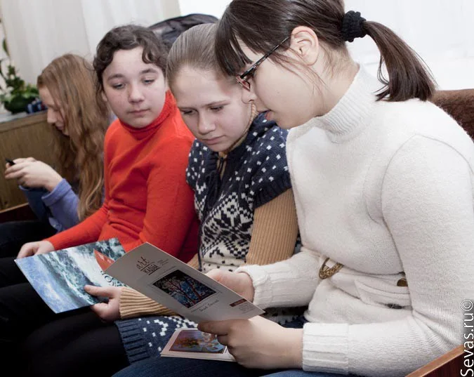 выставки Севастополя, новости Севастополя, музеи Севастополя, художник Яков Басов, благотворительность Севастополь, художники Севастополя, севастопольские художники, выставка Дар коллекционера музею