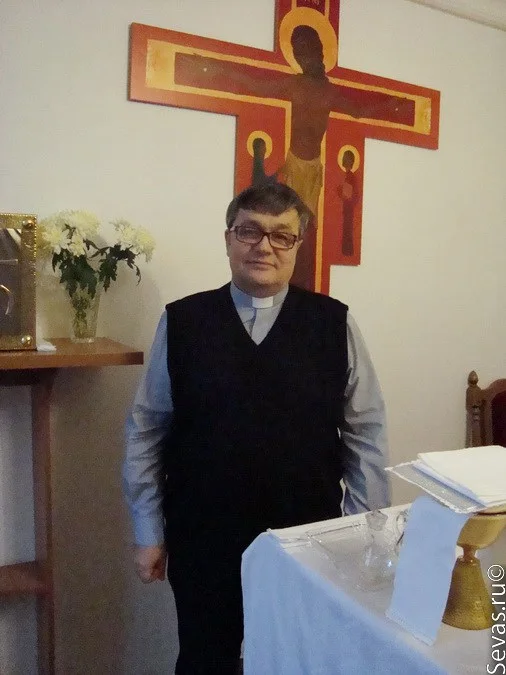 отец Ян Севастополь, экзорцизм Севастополь, католики Севастополя, экзорцисты Севастополя, изгоняющий дьявола Севастополь