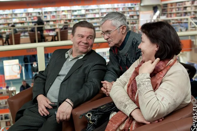 новости Севастополя, писательница Марина Елисеева, презентации Севастополь, книга Кара небесная, конкурс Молодые таланты Москвы