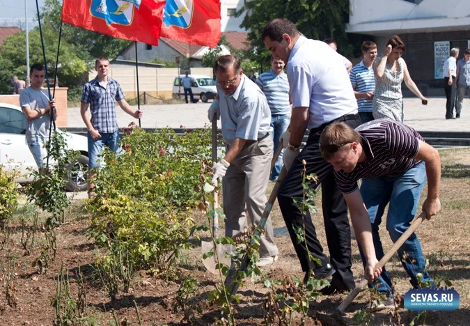 акция цвети Севастополь, посадка роз Севастополь, благотворительность Севастополь, УКИЦ Севастополь, новости Севастополя, День города Севастополя, праздники Севастополь