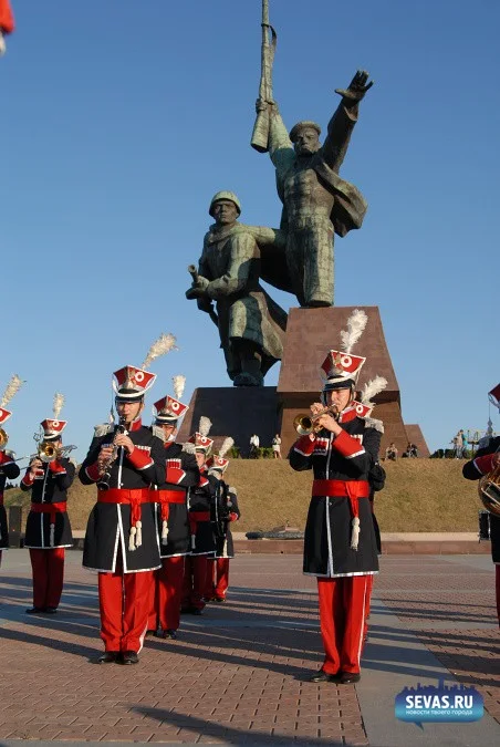 фестивали Севастополь, новости Севастополя, фестиваль Севастополя, фестиваль Sevastopol Military Tattoo, гранд-дефиле военных оркестров, фестиваль Война и мир