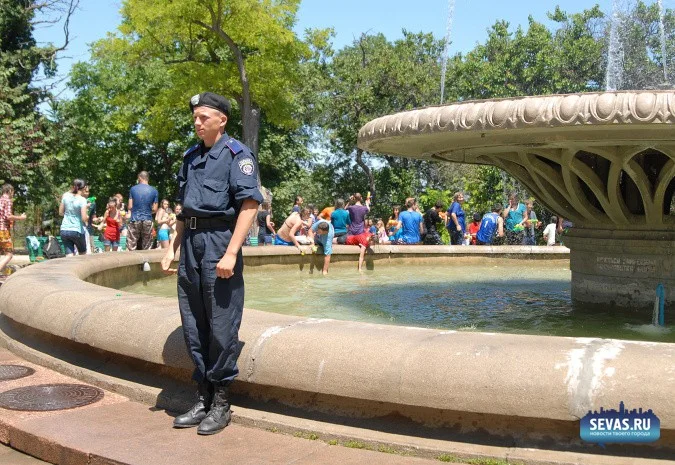 водные войны Севастополь, новости Севастополя, мокрые майки Севастополь, девушки мокрые майки Севастополь, девушки Севастополя, мокрые девушки Севастополь, девочки мокрые майки Севастополь, девочки Севастополь, мокрые девочки Севастополь, купание в фонтанах Севастополь, водная война Севастополь