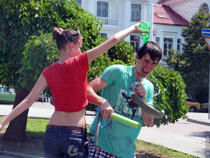 водные войны Севастополь, новости Севастополя, мокрые майки Севастополь, девушки мокрые майки Севастополь, девушки Севастополя, мокрые девушки Севастополь, девочки мокрые майки Севастополь, девочки Севастополь, мокрые девочки Севастополь, купание в фонтанах Севастополь, водная война Севастополь, фонтаны Севастополя