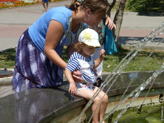 водные войны Севастополь, новости Севастополя, мокрые майки Севастополь, девушки мокрые майки Севастополь, девушки Севастополя, мокрые девушки Севастополь, девочки мокрые майки Севастополь, девочки Севастополь, мокрые девочки Севастополь, купание в фонтанах Севастополь, водная война Севастополь, фонтаны Севастополя