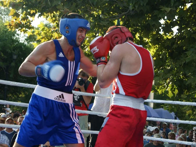 спорт Севастополь, бокс Севастополь, боксеры Севастополя, группа поддержки Севастополь, кровь на ринге Севастополь, кровавый спорт Севастополь