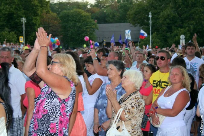 новости Севастополя, знаменитости Севастополь, звезды Севастополь, концерты звезд в Севастополе, Пелагея Севастополь, Любэ Севастополь, праздники Севастополь, День ВМФ Севастополь, День флота Севастополь