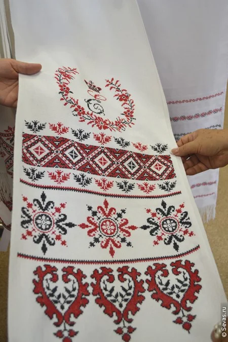 новости Севастополя, выставки Севастополя, выставки Севастополь, вышивальщицы Севастополь, вышивка Севастополь, выставка По странам и континентам, севастопольские художники, художники Севастополя, вышитые картины Севастополь