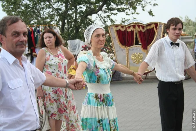 новости Севастополя, вечеринки Севастополь, бал на Приморском бульваре, танцы у моря, праздники Севастополь, Федор Ушаков Севастополь