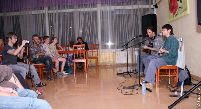 новости Севастополь Куриная лапка Севастополь, вечеринки Севастополь, Умка Анна Герасимова, Умка Севастополь, звезды Севастополь, знаменитости Севастополь, концерты звезд в Севастополе