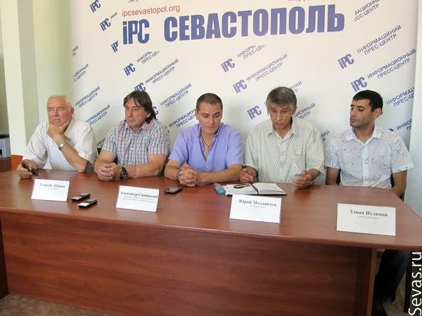Слева направо: Анатолий Коваленко, Георгий Лобанов, Александр Синявский, Юрий Молдавчук, Элвин Исламов