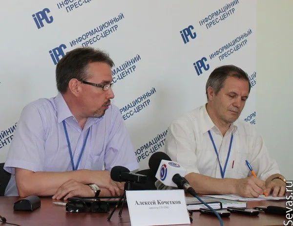 Слева направо: Алексей Кочетков, Владимир Артеменко